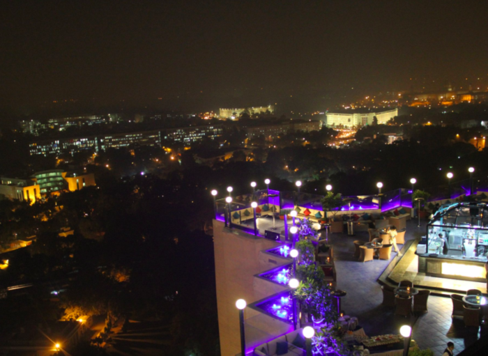 sky lounge restaurante delhi