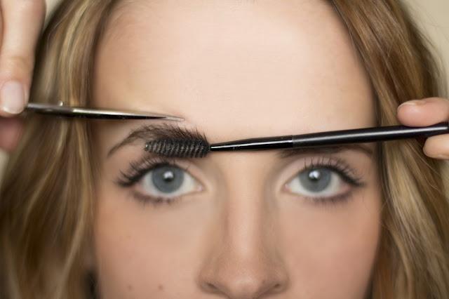 tips to trim your eyebrows