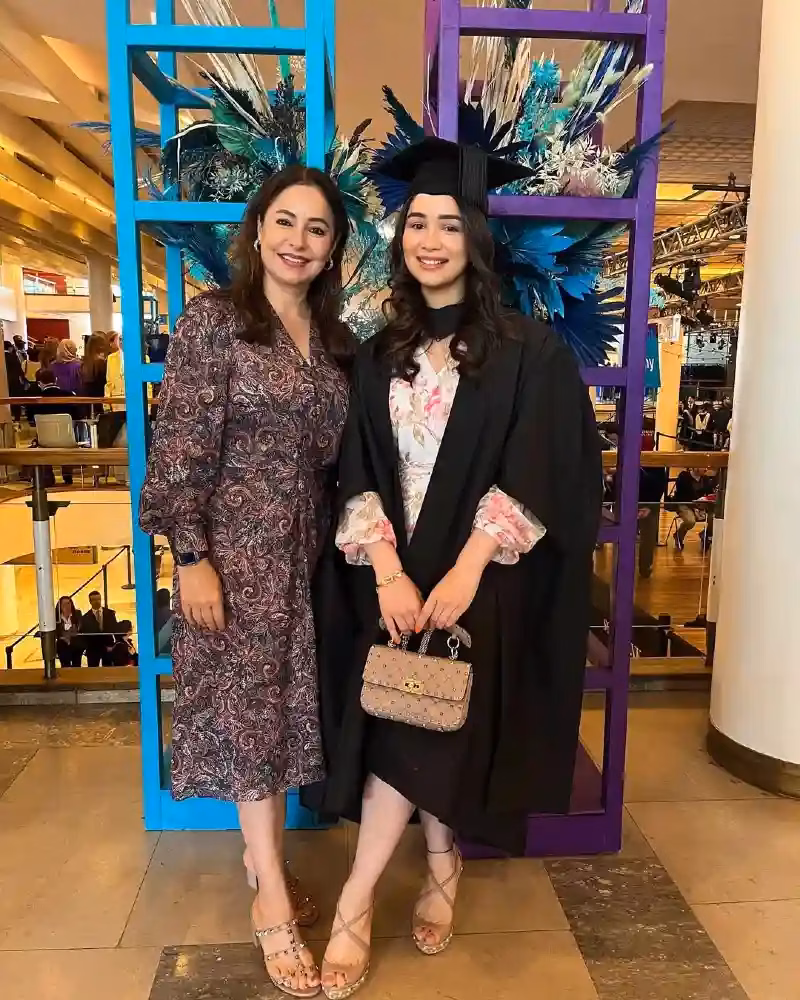 sara tendulkar graduation