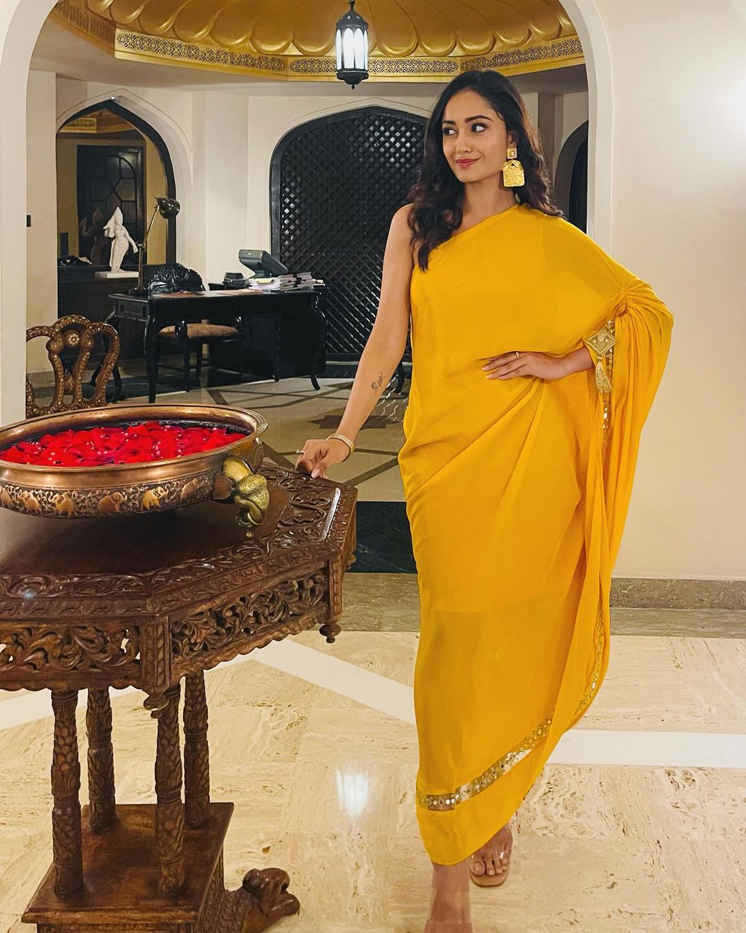 Tridha Choudhury in sari