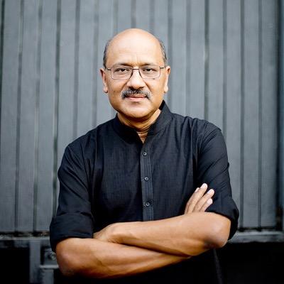 Shekhar Gupta News anchor India
