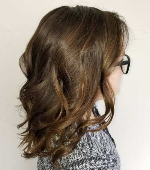 11-medium-hairstyle-with-loose-waves