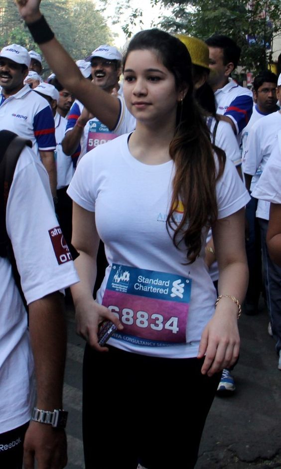 Sara Tendulkar Hot beautiful