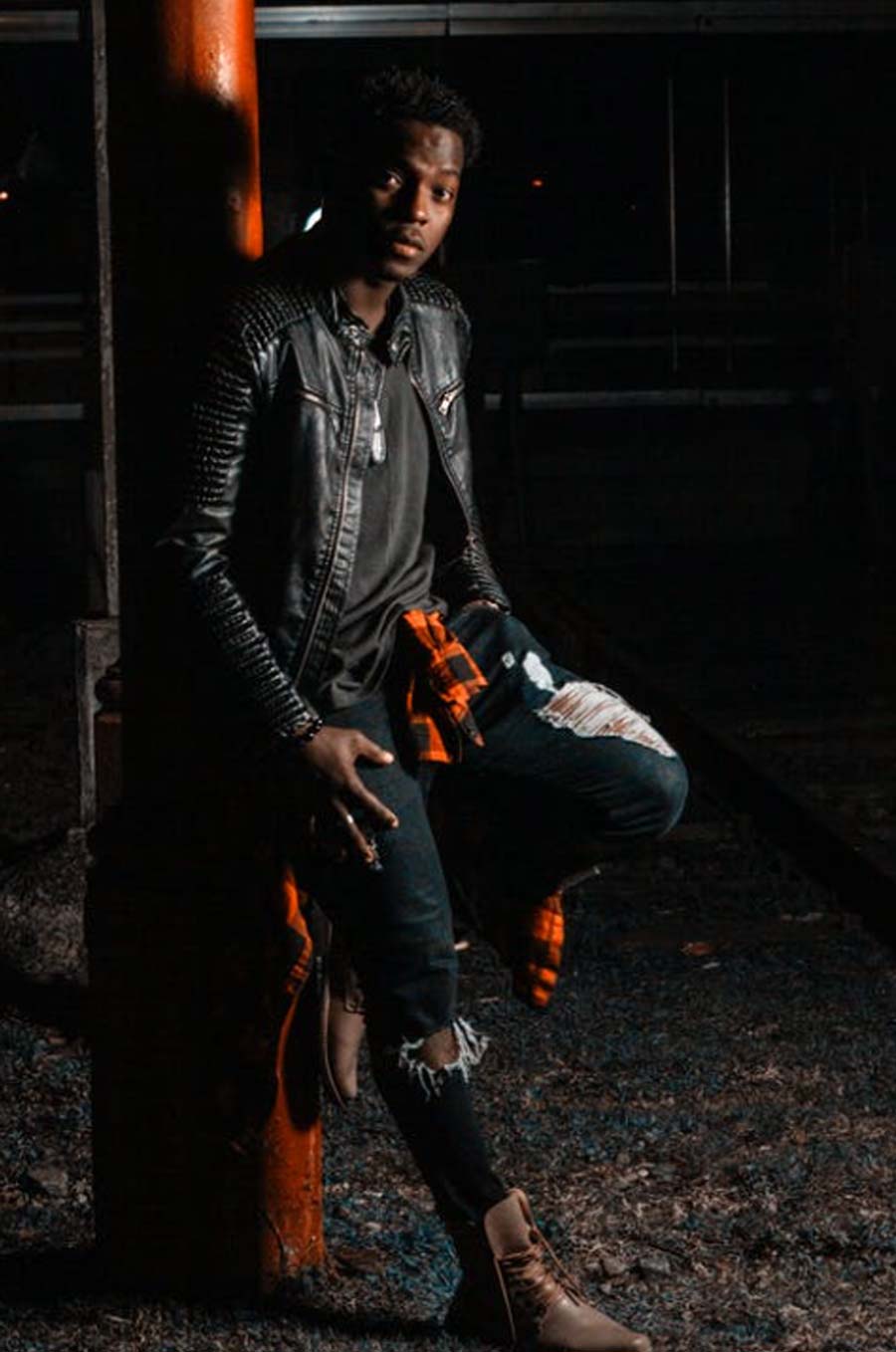 casual-urbanite-for-the-leather-jacket