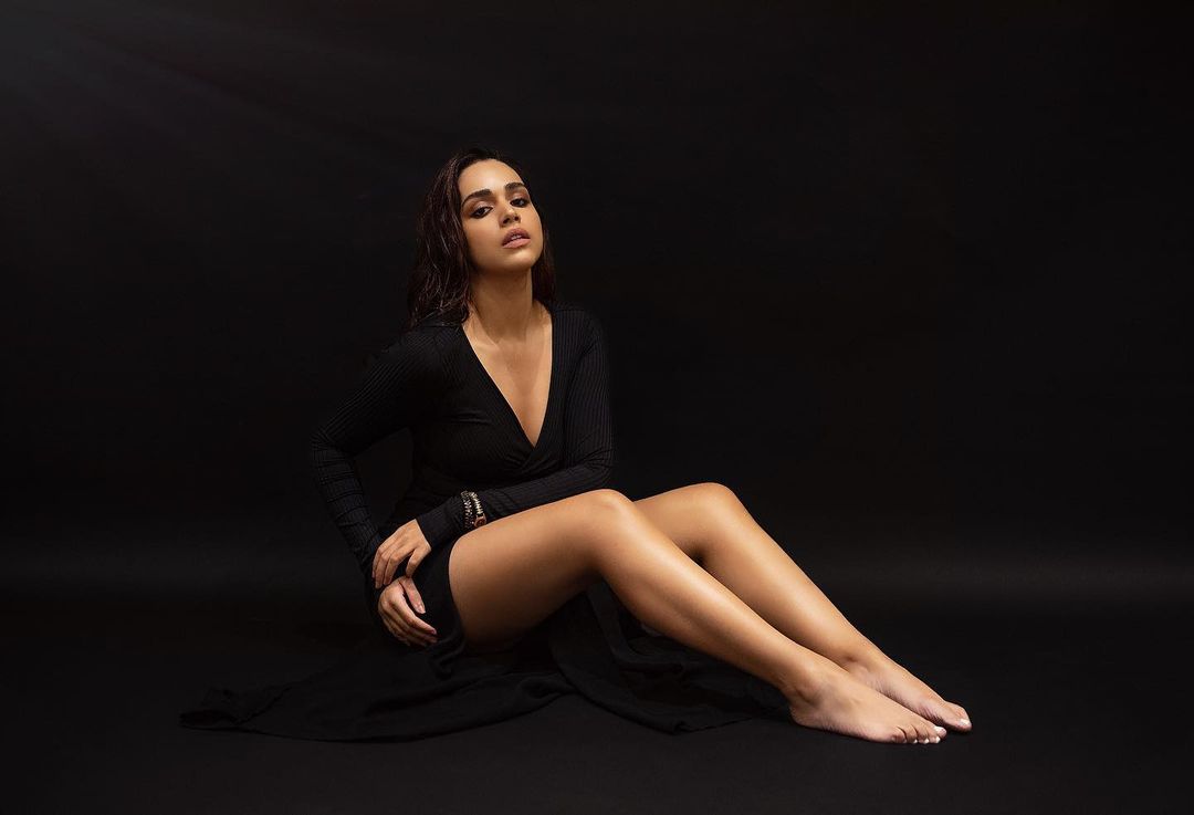 Naila Grewal rising bollywood star