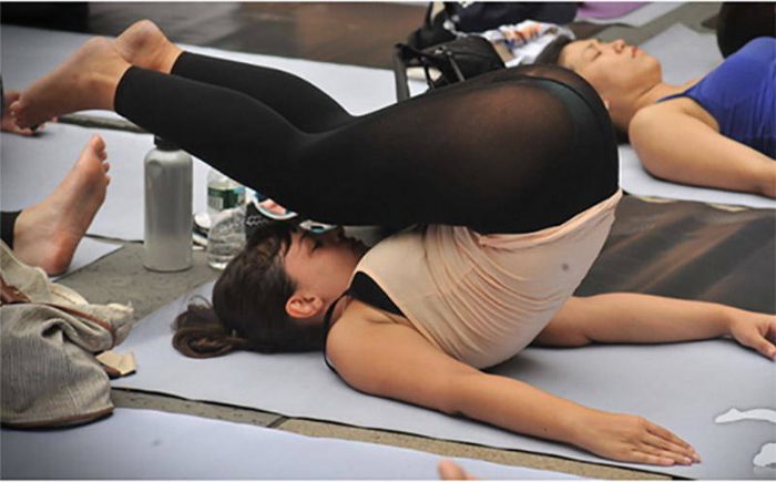 yoga pants embarrasing moments