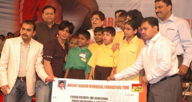 Shahrukh-Khan charity work at pune, India