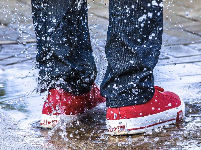 waterproof-shoes-with-beeswax hack