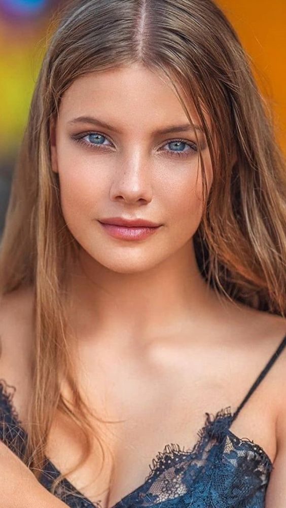 girl with beautiful eyes