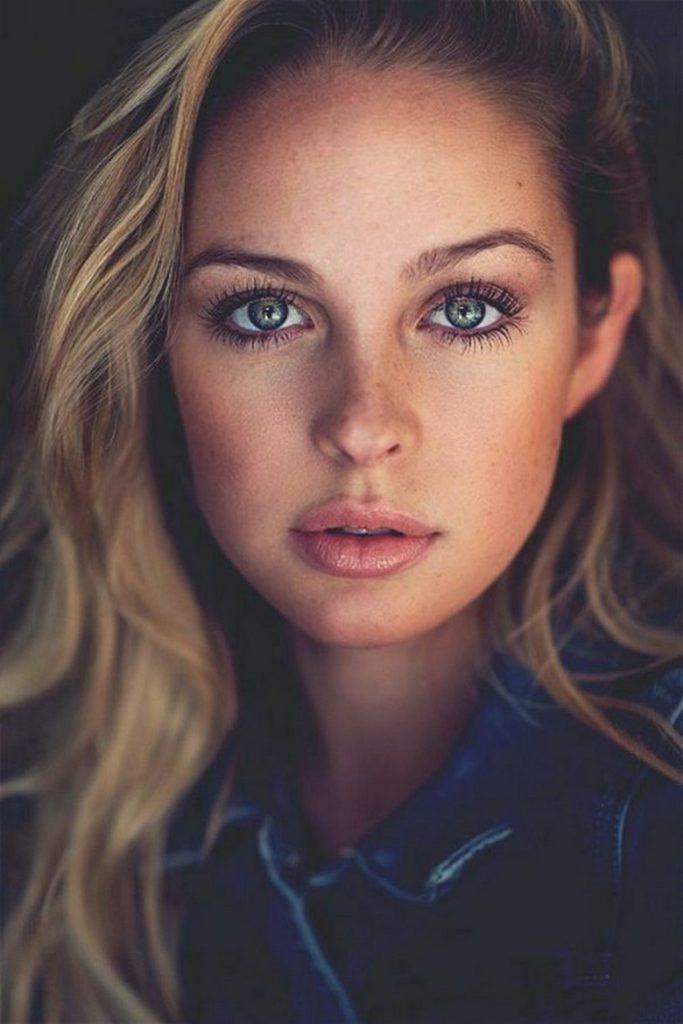 girl with beautiful eyes