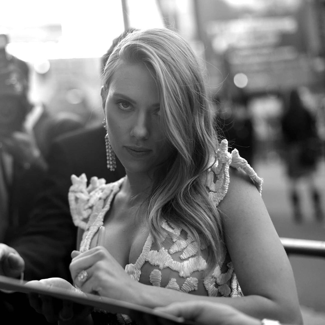 Scarlett Johansson hot look 2