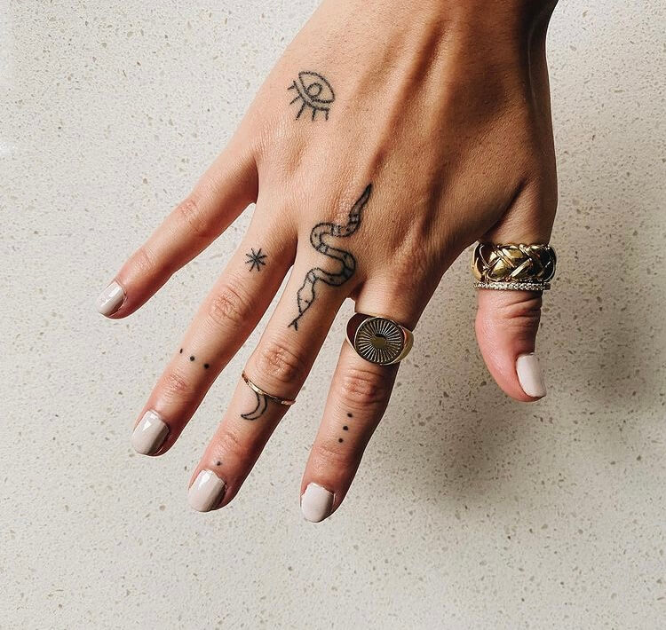 37 Cute Finger Tattoos For Women - ZestVine - 2021