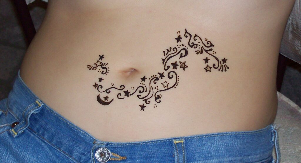 stomach-tattoos-for girls 4