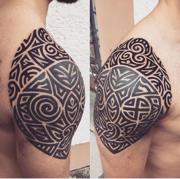 unique shoulder tattoo for men 1