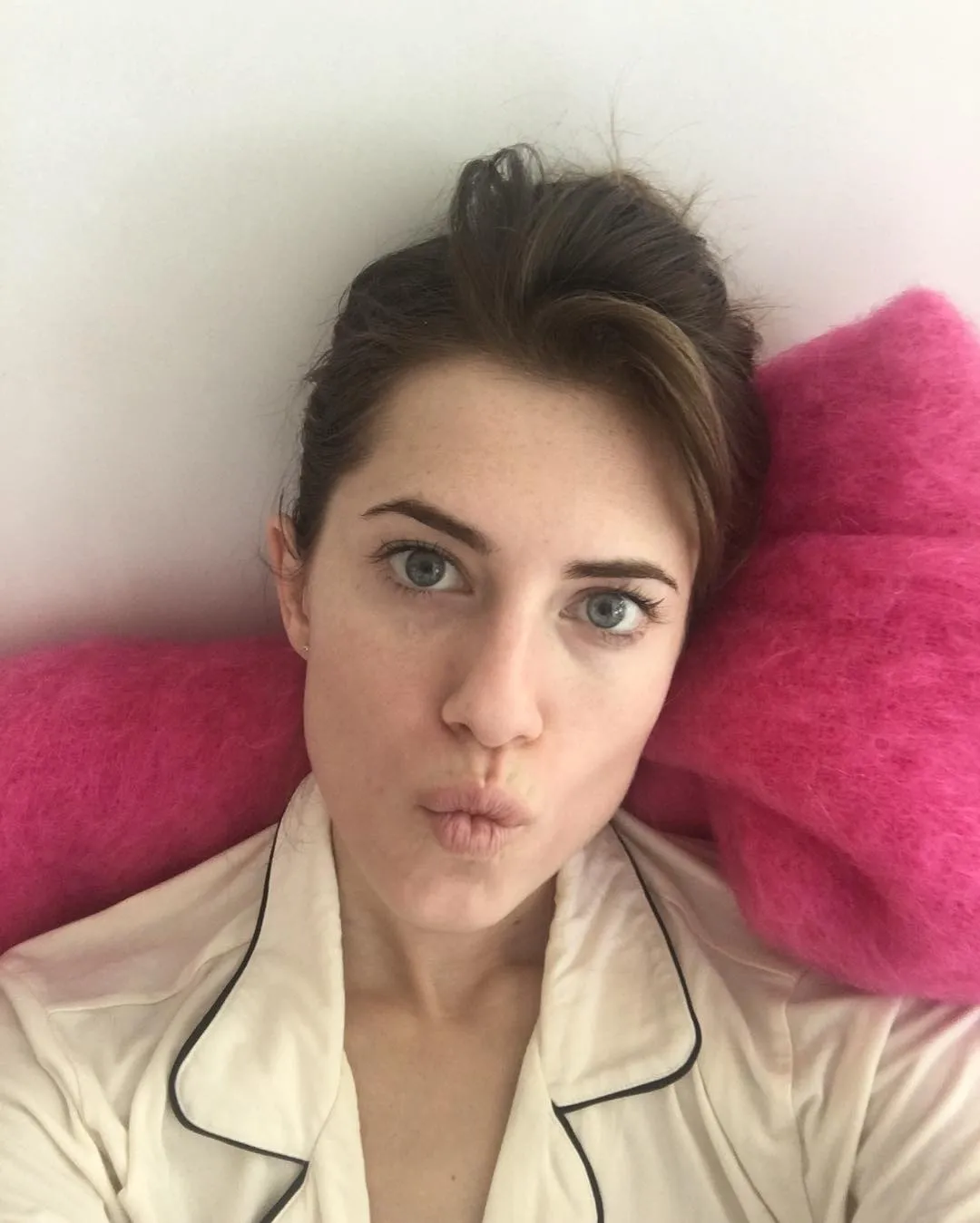 Allison Williams without makeup