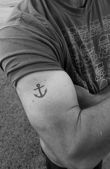 Simple Anchor-Tattoo for men