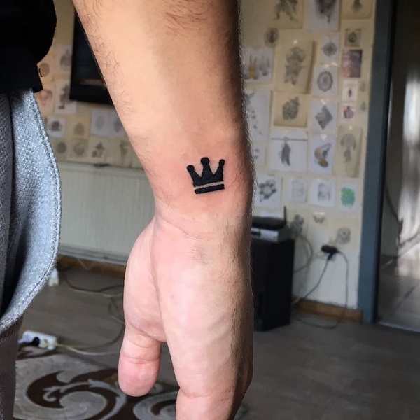 Simple-Crown-Tattoo for men