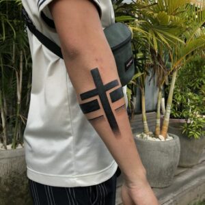 31 Best Cross Tattoos for Men - Unique Designs - ZestVine - 2024