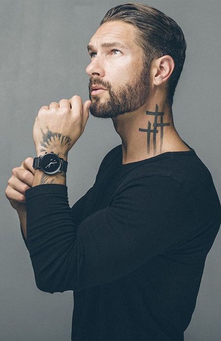 31 Best Cross Tattoos for Men - Unique Designs - ZestVine - 2023