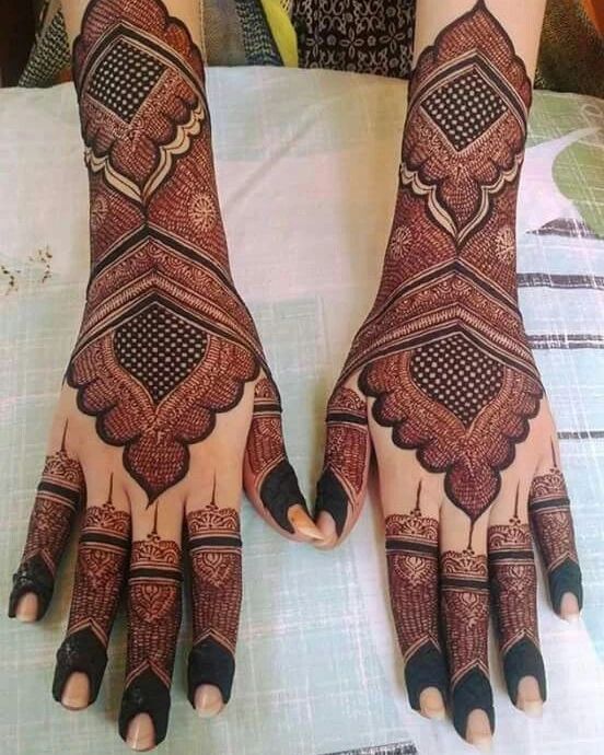 back hand mehndi design for wedding ceremony