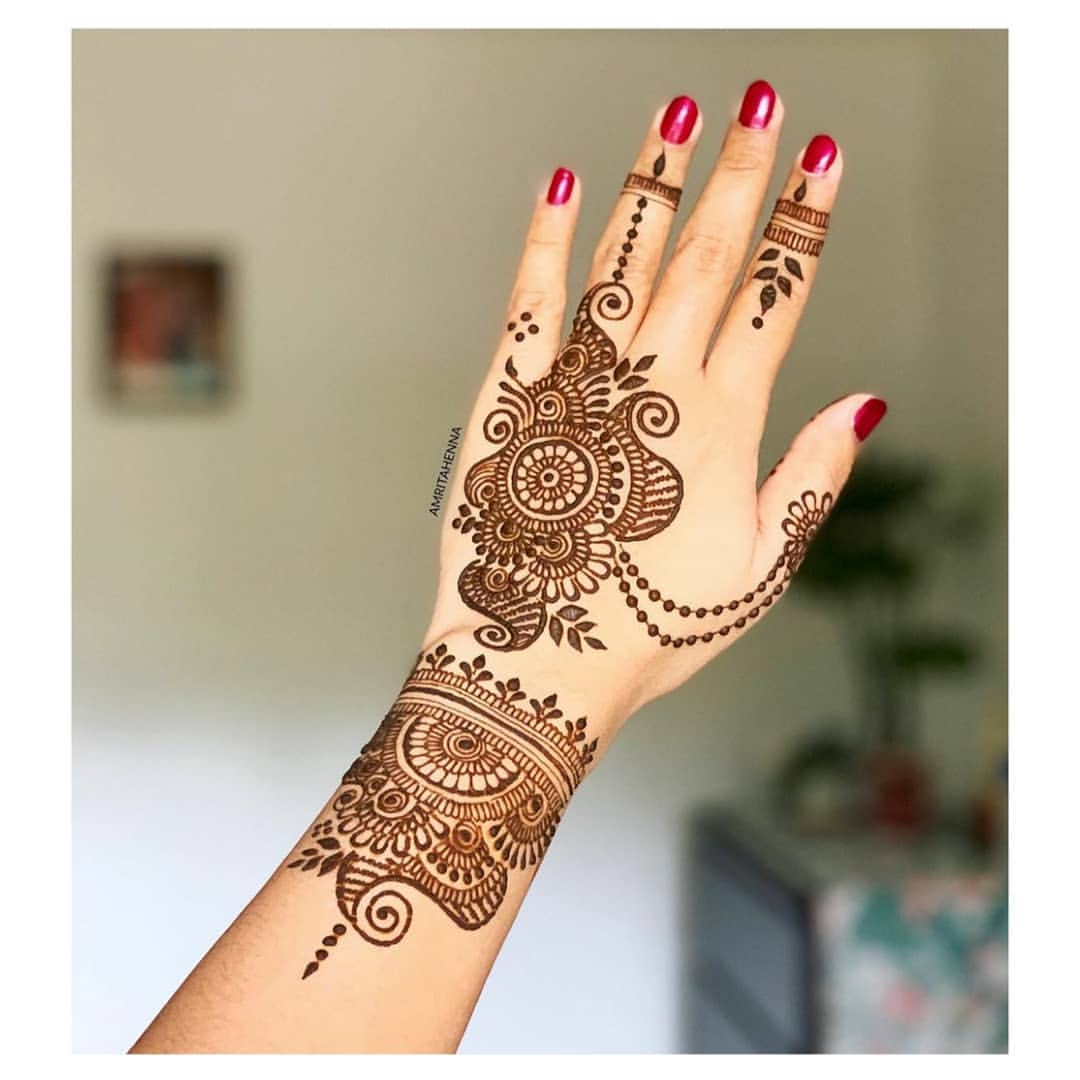 simple mehndi designs for back hand