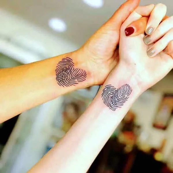 Fingerprint-on-the-heart Mother Daughter Tattoos